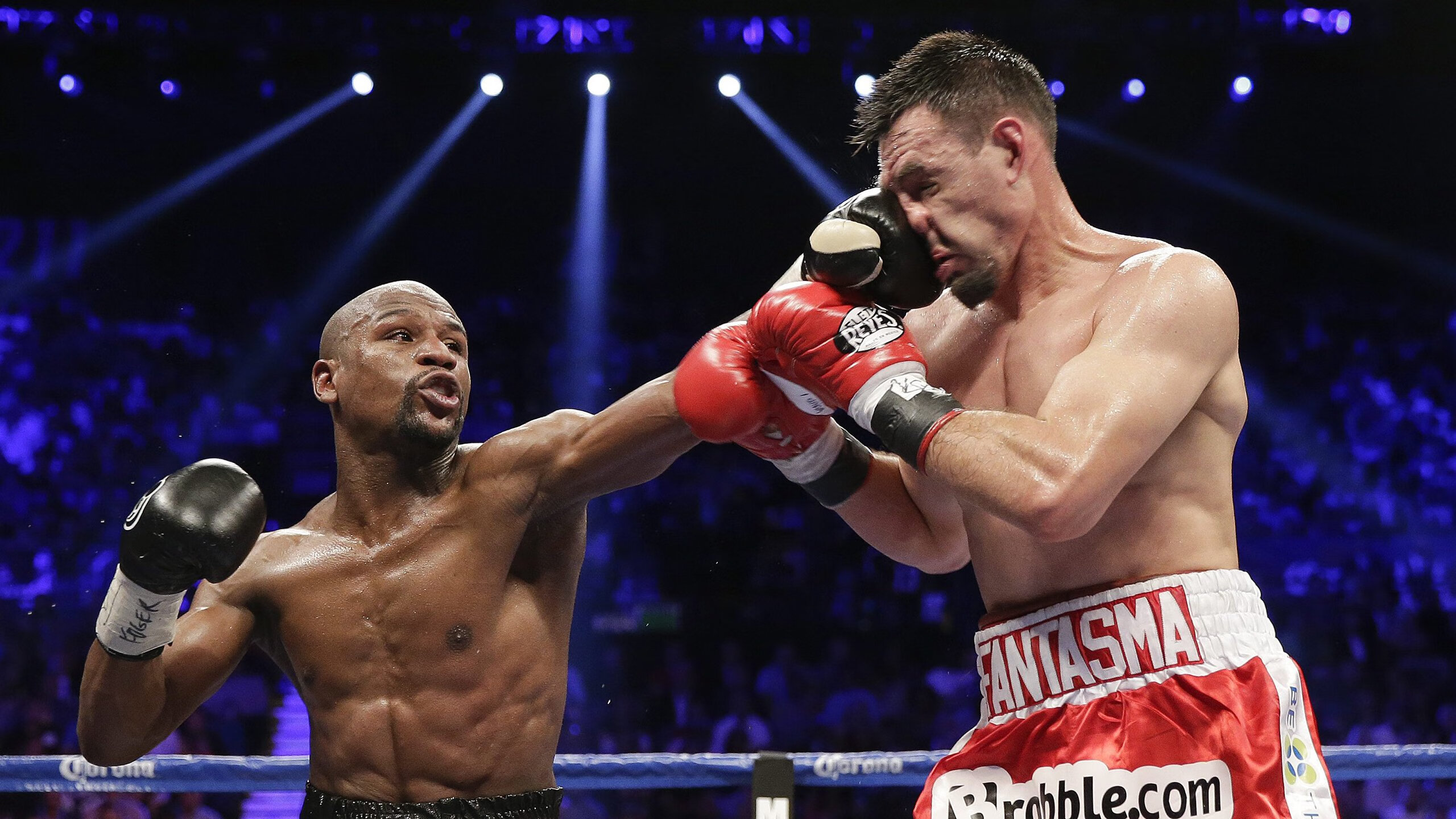 莱昂·马尔尚精准换泳成夺冠关键，豪尔赫·莱昂马丁内斯